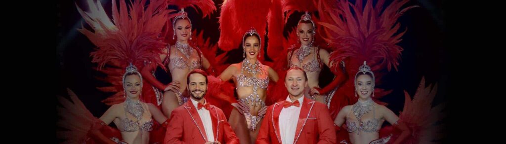 Photo de l'équipe en costume final